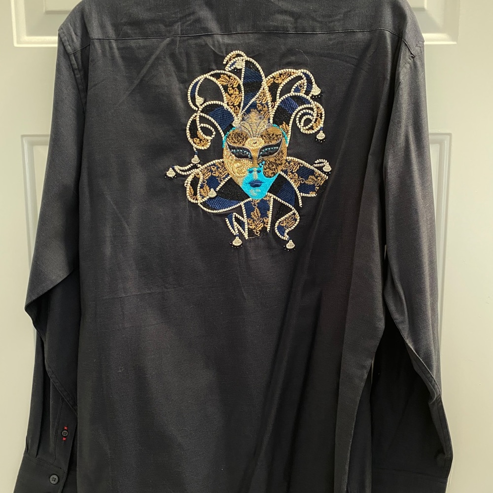 Robert Graham Exclusive and rare NWOT embroidered Venetian Mask long sleeve